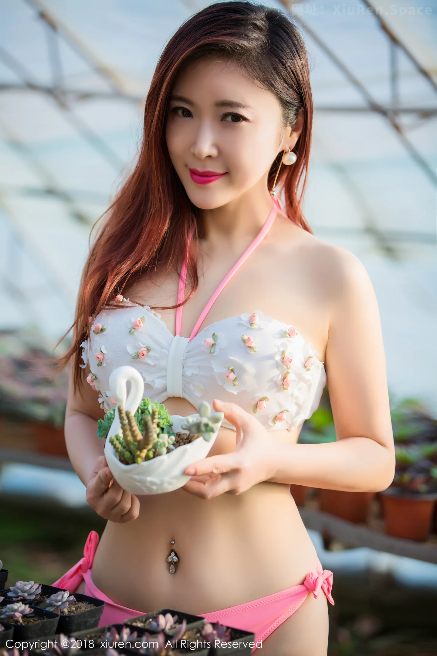 图片[6]-[XiuRen秀人网]VOL.924 嫩模西希白兔花房里性感内衣半脱粉红内裤秀丰满翘臀诱惑写真49P-秀人网官方网站